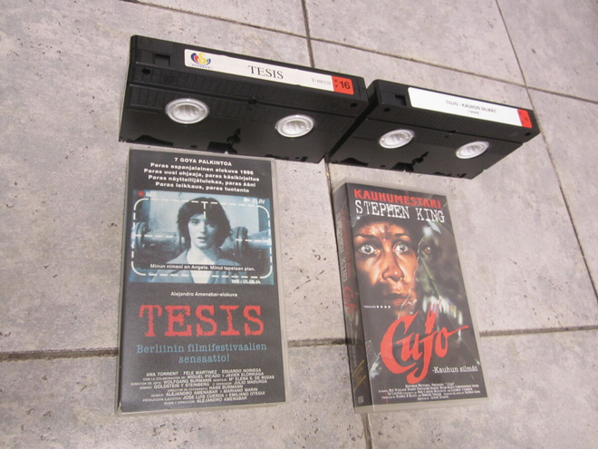 2 KAUHU TMS  VHS VIDEOTA ; TESIS & CUJO