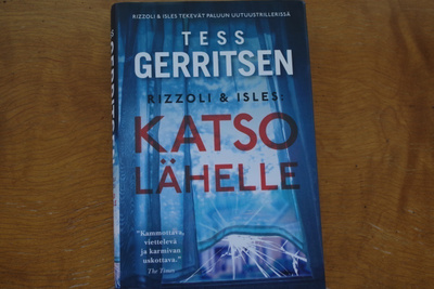 Tess Gerritsen: Katso lähelle (2022)