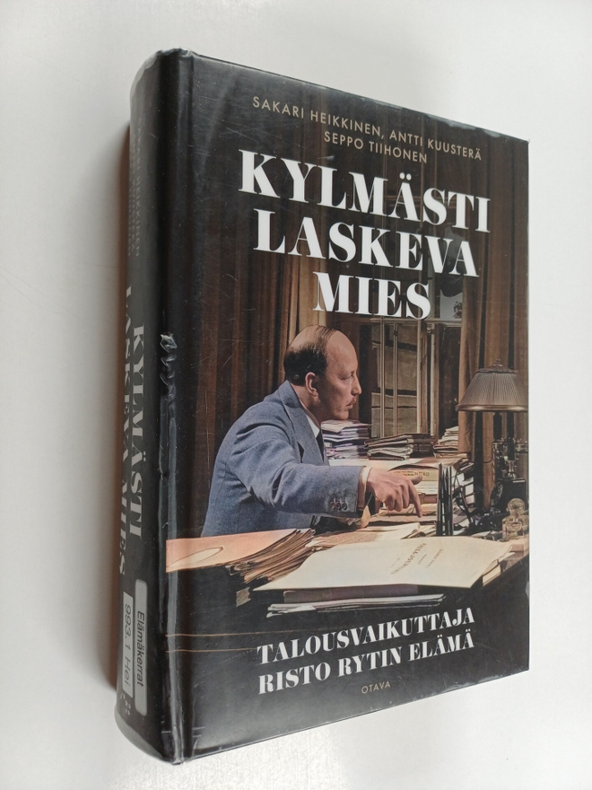 Antti Kuusterä ym. : Kylmästi laskeva mies