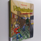 Roope Lipasti : Vilhelmiina ja vaaralliset kirjat - pikkukuva 1