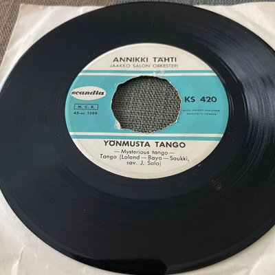 ANNIKKI TÄHTI: Yönmusta tango * Perho ja liekki *FIN 1962