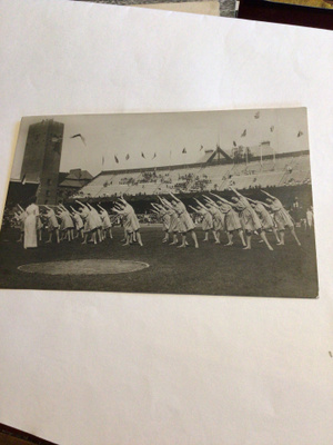 Suomalaisten naisvoimistelijoiden esitys 1912