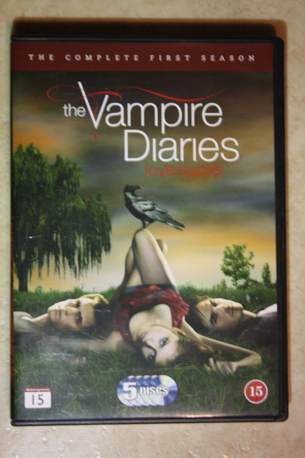 Vampyyripäiväkirjat, kausi 1, 5 x DVD.
