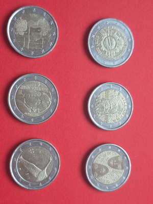 10 eeilaista suomalaista 2 euron juhlarahaa
