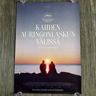 Elokuvajuliste: Kahden auringonlaskun välissä