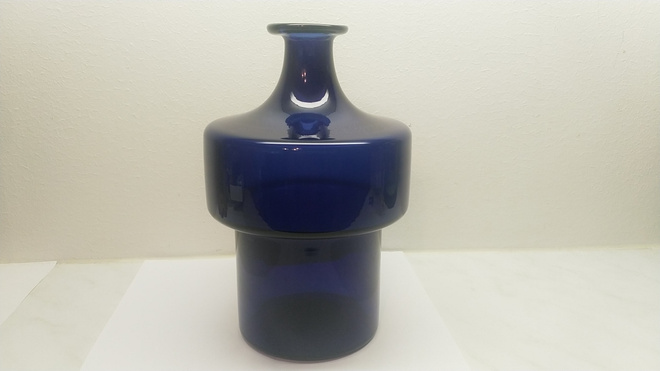 Timo Sarpaneva  Taidelasipullo 2517 sininen, Iittala