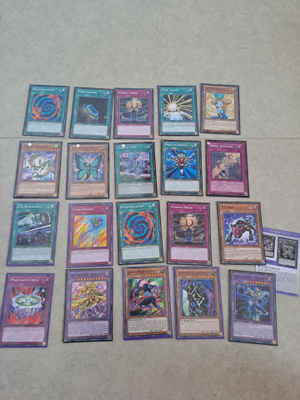 20 kpl Yu-Gi-Oh kortteja
