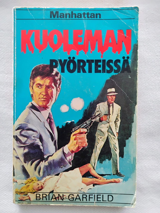 Manhattan 153 Kuoleman pyörteissä - Brian Garfield