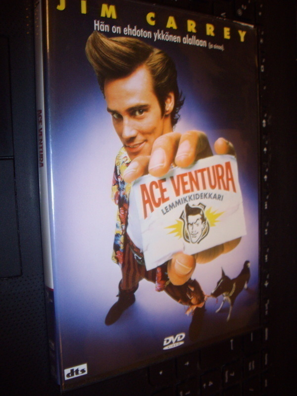 DVD : Ace Ventura lemmikkidekkari ( Sis. postikulut )