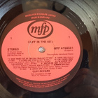 Cliff Richard – In The 60's - 16 Great Top Ten Hits LP - pikkukuva 2