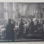 Helsinki, Asemaravintola, paljon väkeä istumassa, p. 1922 - pikkukuva 1