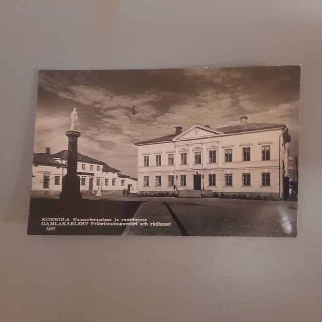 PK Kokkola Vapaudenpatsas ja apteekki k-60