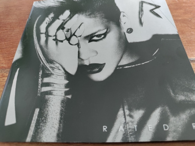Rihanna :  Rated R    cd