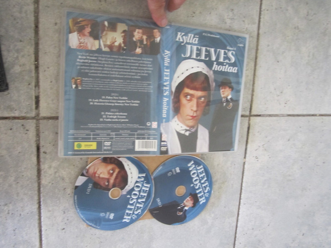 KYLLÄ JEEVES HOITAA - KAUSI 4  ( 2x dvd )