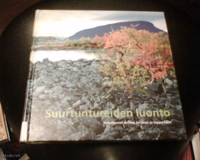 Järvinen - Lahti SUURTUNTUREIDEN LUONTO (1 p. 2004) Sis.pk