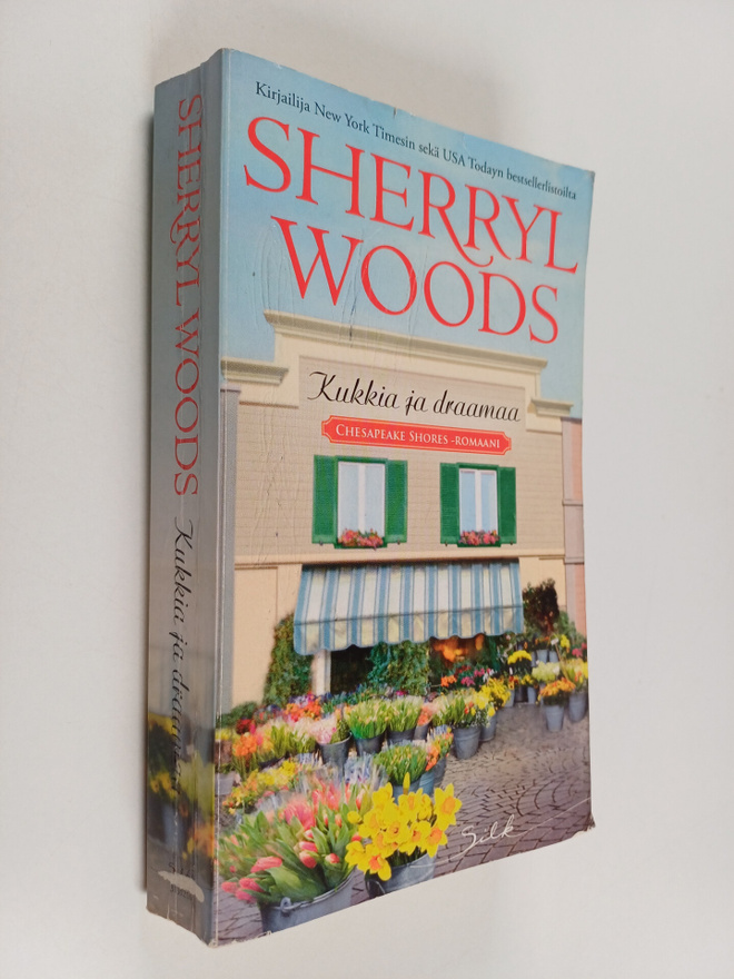 Sherryl Woods : Kukkia ja draamaa