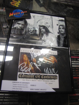 CORROSION OF CONFORMITY TAULU KOKO BÄNDIN NIMMAREILLA !
