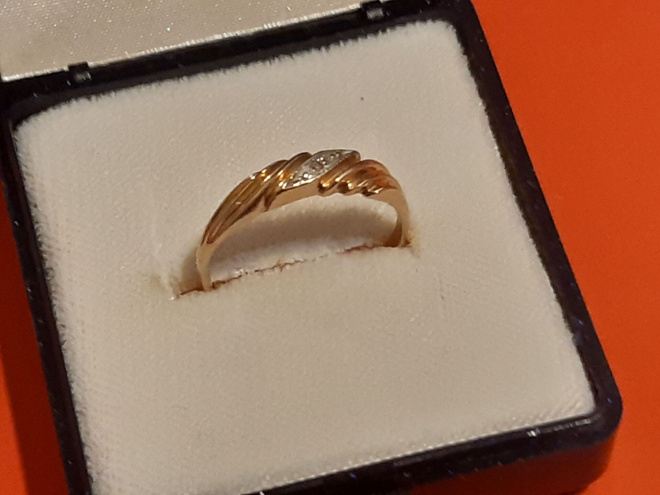 Kultasormus timantein 585 14K 17mm