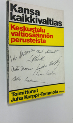 Juha (toim.) Korppi-Tommola : Kansa kaikkivaltias : kesku...