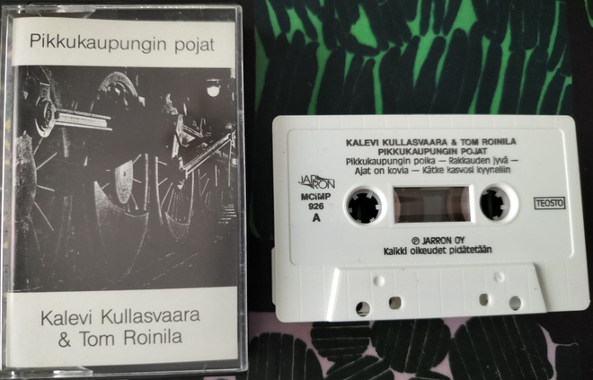 KULLASVAARA&ROINILA-PIKKUKAUPUNGIN POJAT-Kasetti, MCIMP 926