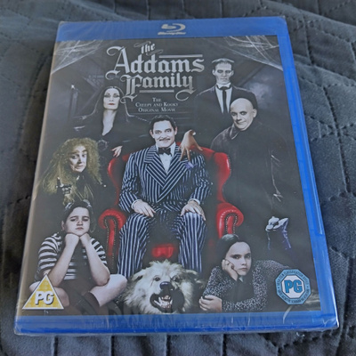 The Addams Family Blu-Ray **muoveissa**
