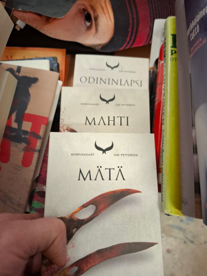 Siri pettersen Korpinkehät trilogia