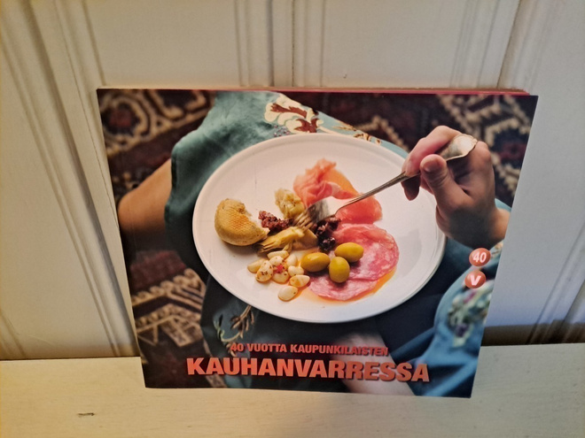 40 VUOTTA KAUPUNKILAISTEN KAUHANVARRESSA