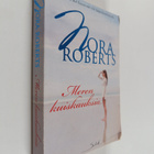 Nora Roberts : Meren kuiskauksia - pikkukuva 1