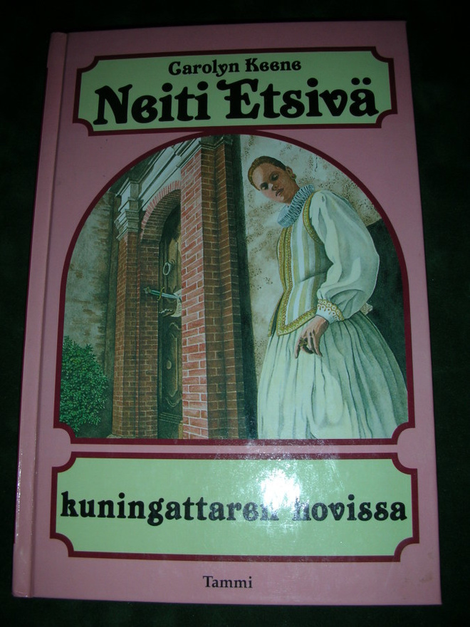 Keene: Neiti Etsivä kuningattaren hovissa