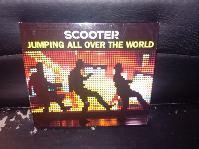 2cd Scooter : Jumping all over the world ( SIS POSTIKULU )