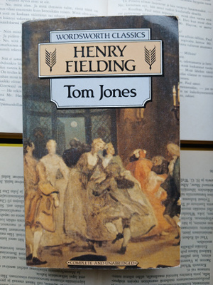 Henry Fielding - Tom Jones (paperback)