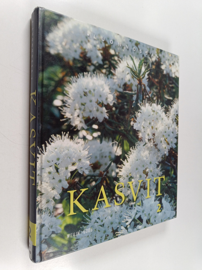 Mikko (toim.) Piirainen : Kasvit : luonnossa 2