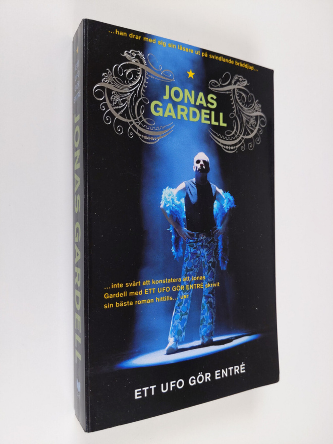 Jonas Gardell : Ett ufo gör entre