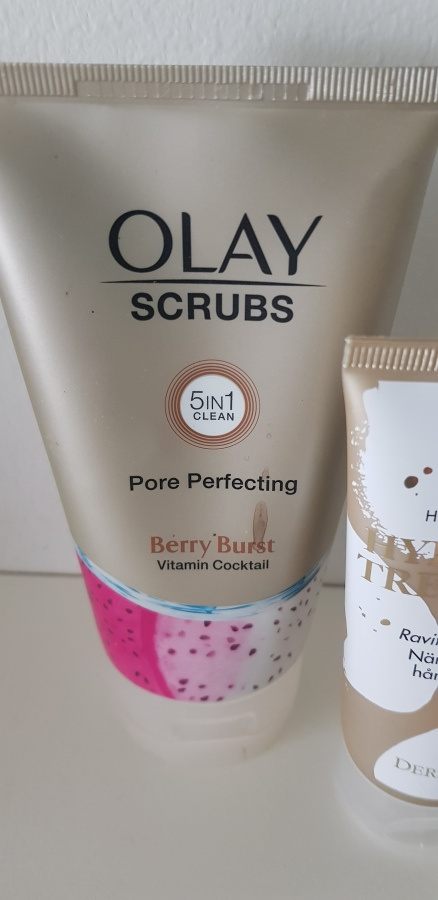 Olay Scrubs Pore Perfecting Berry Burst Kuorintavoide