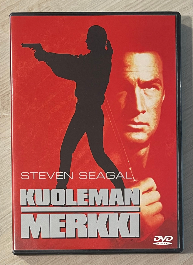 Kuoleman merkki (1990) Steven Seagal