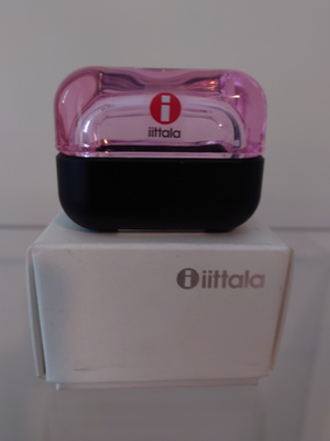Harvinainen Iittala Vitriini 6x6 cm (Pinkki/Musta alumiini)