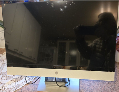 HP ENVY 24" näyttö 1920 x 1080