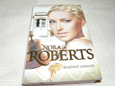 Nora Roberts Avaimet onneen  -sid