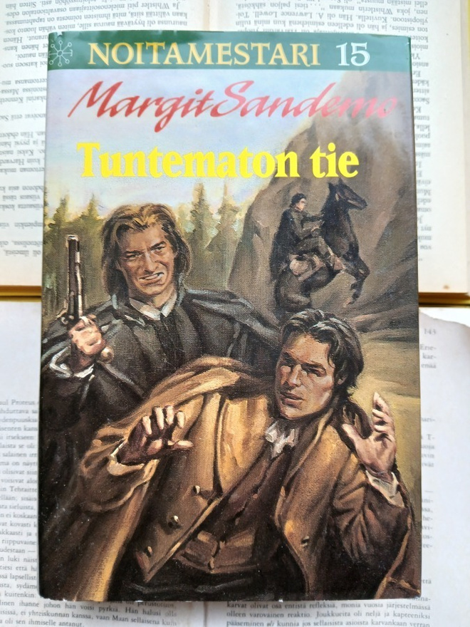 Margit Sandemo - Noitamestari 15: Tuntematon tie (sid.)