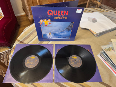 Queen - Live at Wembley - Orig