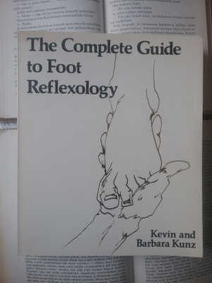 The Complete Guide to Foot Reflexology (softcover)