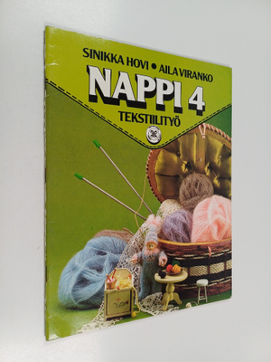 Sinikka Hovi : Nappi : tekstiilityö 4