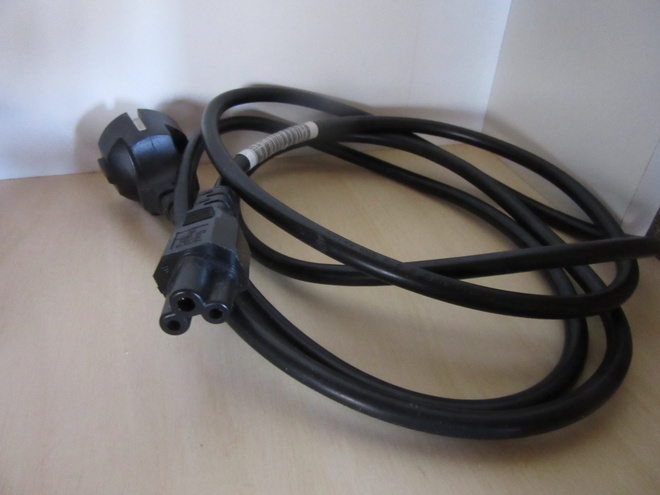 IEC C5 Tietokoneen virtajohto " apila"
