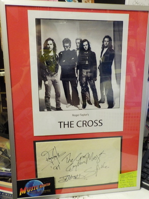 QUEEN ROGER TAYLOR'S THE CROSS TAULU NIMMAREILLA