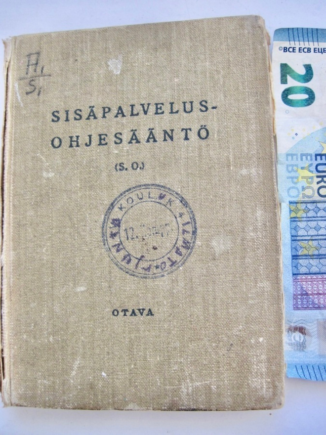 Sisäpalvelus Ohjesääntö 1937 Paljon Leimoja Ilmatorjunta