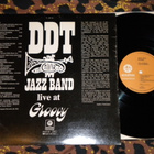 DDT JAZZBAND - Live At Groovy - LP 1980 EX- - pikkukuva 2