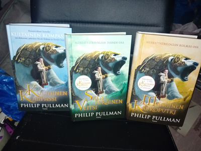 Pullman : Kultainen kompassi 1-3 trilogia ( SIS POSTIKULU