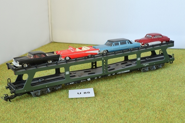#U85 Märklin 4074 autojenkuljetusvaunu + 4 autoa