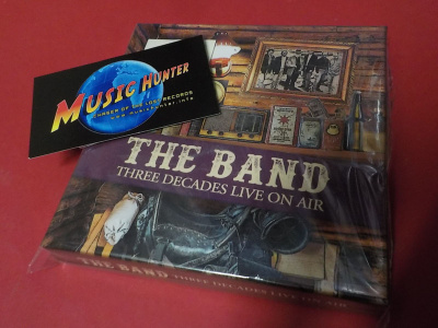THE BAND - THREE DECADES LIVE ON AIR UUSI 3CD BOKSI