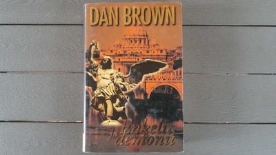 Enkelit ja Demonit (Dan Brown 2000/2005)